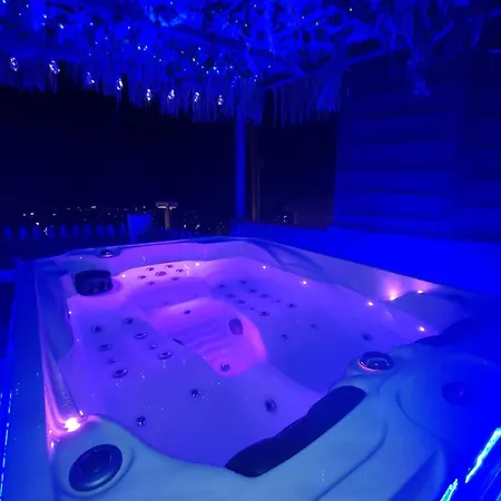Anglada, With A Private Pool And Jacuzzi *